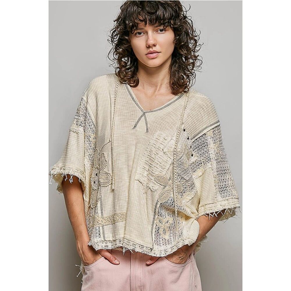 V-Neck Short Sleeve Crochet Contrast Solid Top